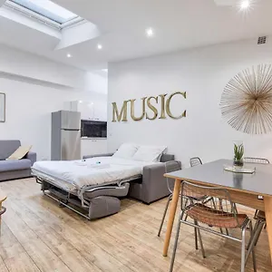 Cosy Apartment- 6p- Folies Bergeres Appartement Paris